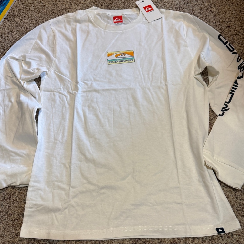 Quiksilver Long Sleeve Graphic Tee White Boys Size XL 18 20 NWT